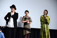 左からリリー・フランキー、清野菜名、小池栄子。