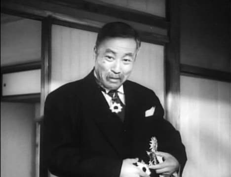 「勲章」 (c)仕事