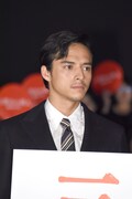満島真之介