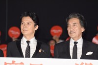 「三度目の殺人」初日舞台挨拶の様子。