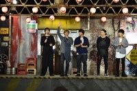 ステージ登壇数第1位に輝いた佐藤大樹（左から2番目）。