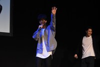 岩田剛典（手前）