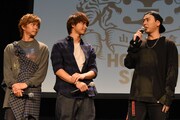 左から佐藤大樹、佐藤寛太、山下健二郎。