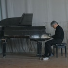 坂本龍一ドキュメンタリー映画がBD/DVD化、韓国初の展覧会も