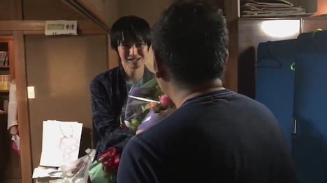 「冒険者たちのきせき EPISODE2『どの職業で戦うか迷う話』」撮影終了時の本郷奏多。