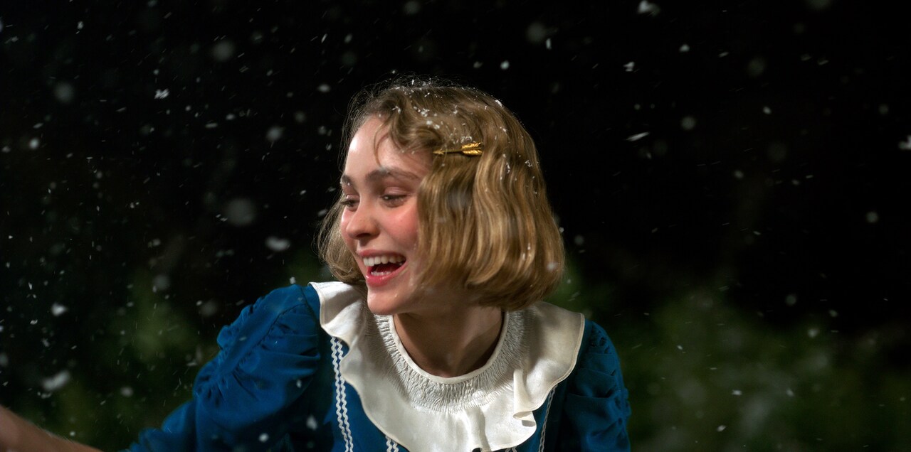 ナタリー×リリー「プラネタリウム」本編映像、美人姉妹が雪の中で大はしゃぎ