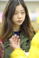 ヒカリを演じるSUMIRE。