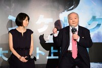 「ダンケルク」大ヒット記念イベントの様子。左から高樹千佳子、加藤一二三。