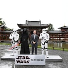 「スター・ウォーズ」モチーフの狂言と屏風が平等院でお披露目、監督が感動