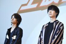 左から中村優一、桜田通。