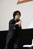 金田治の過激な演出を責める中村優一。