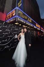 左からジェニファー・ローレンス、ダーレン・アロノフスキー。