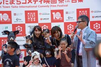 破れタイツと特殊メイクの子供たち。