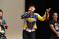 「ボンジョルノ！」と挨拶する榊原徹士。