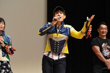 「ボンジョルノ！」と挨拶する榊原徹士。