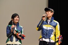 左から大久保桜子、榊原徹士。