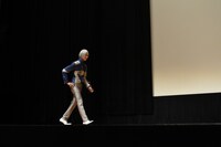 出口を間違えてしまった山崎大輝。