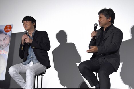 「三度目の殺人」舞台挨拶の様子。