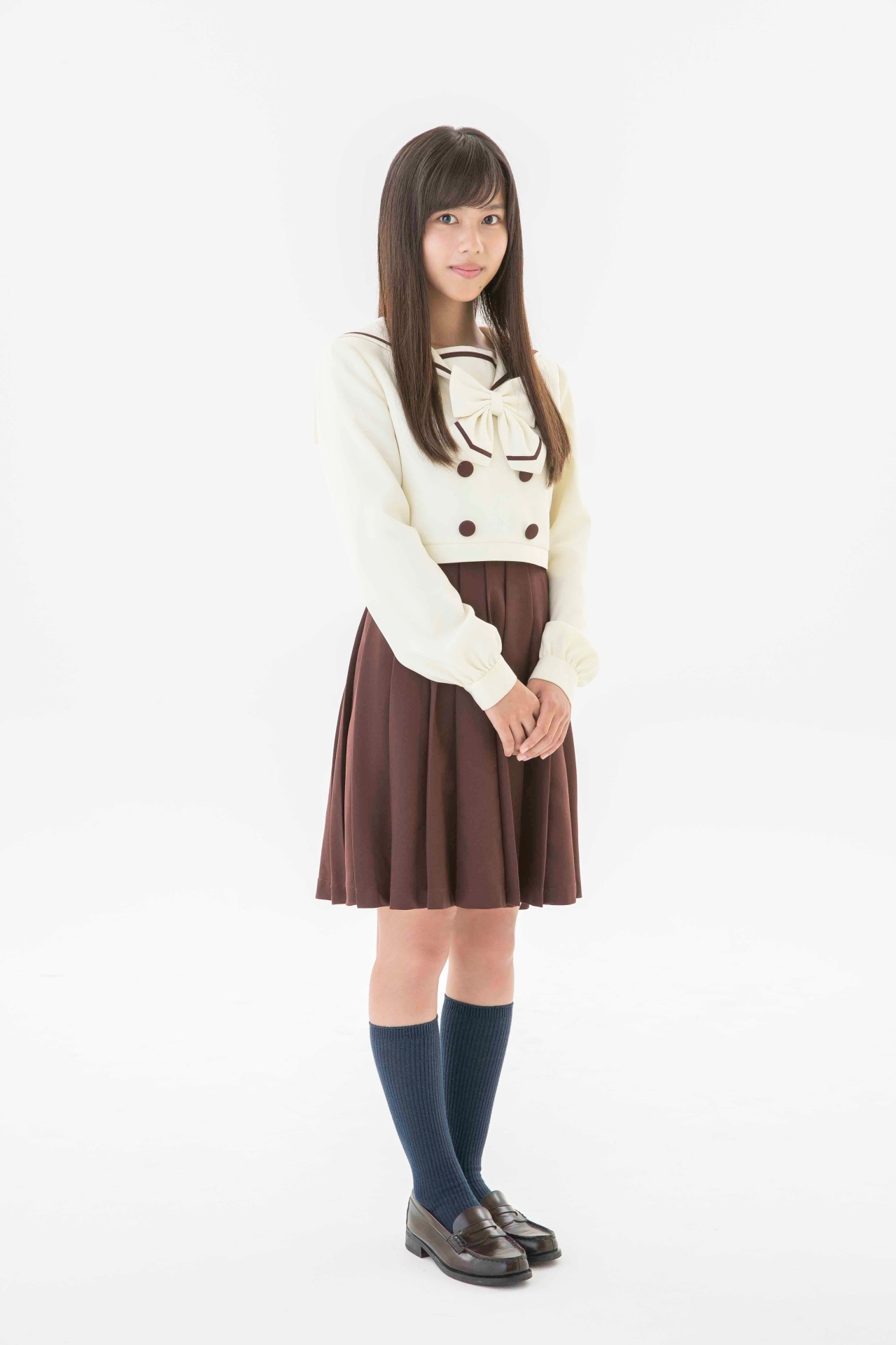 映画「兄友」より、松風理咲演じる七瀬まい。