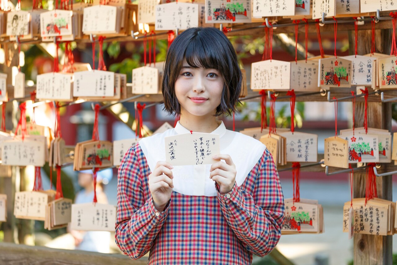 「キミスイ」浜辺美波が福井と福岡を訪問、大ヒットを感謝