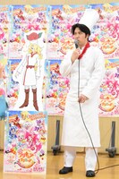 左からジャン＝ピエール・ジルベルスタインのパネル、尾上松也。