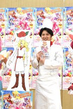 左からジャン＝ピエール・ジルベルスタインのパネル、尾上松也。