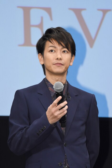 自身の姓と綾野の役名が同じだったことについて「28年間佐藤として生きてきた僕からすると、よくあることなので驚きはないです」と語った佐藤健。