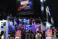 ゲーム「マーベル VS. カプコン：インフィニット」のブース。