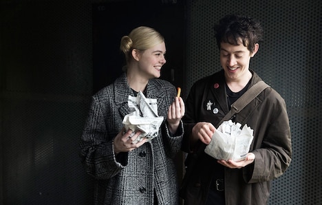 「パーティで女の子に話しかけるには」