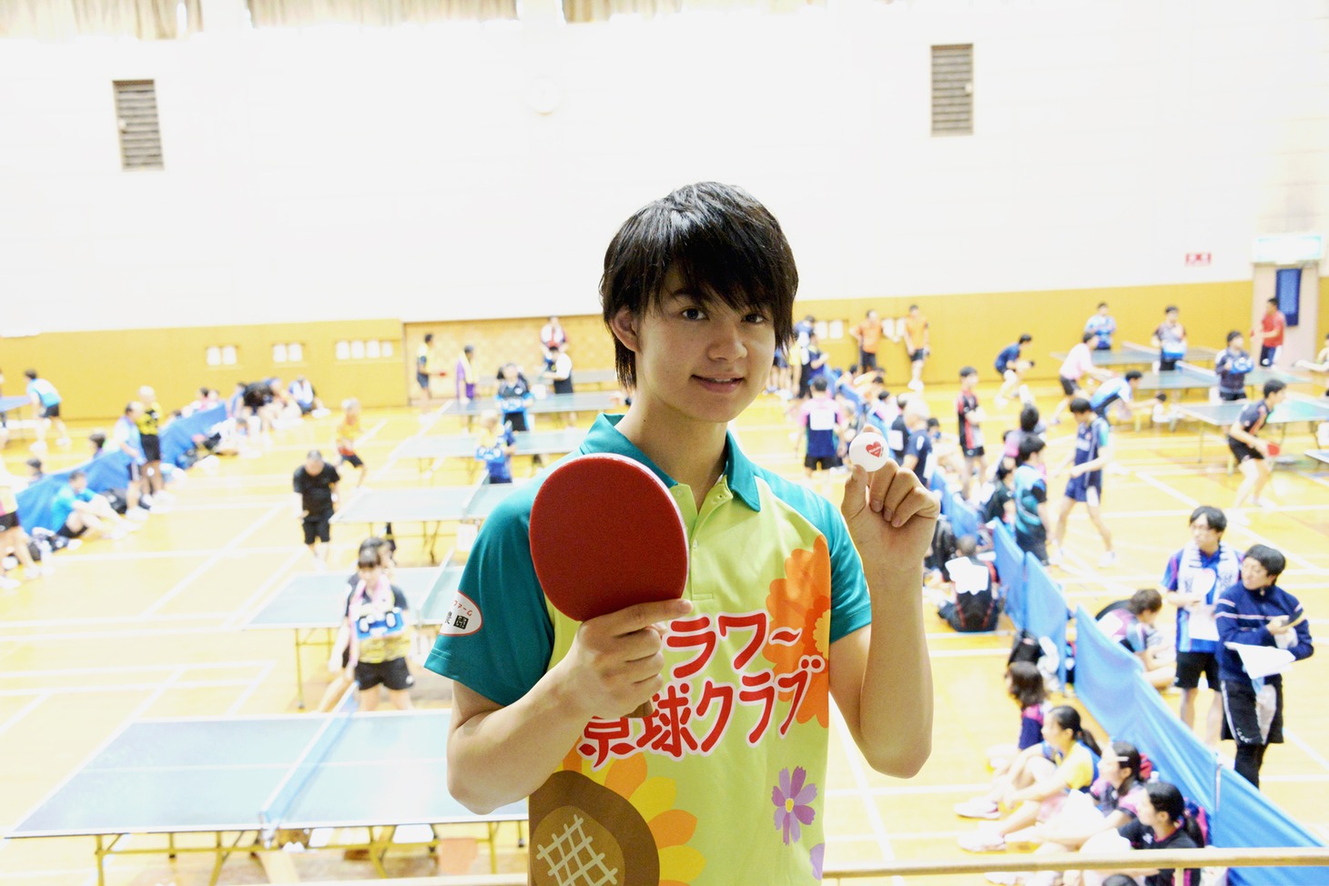 卓球大会に初出場した佐野勇斗。