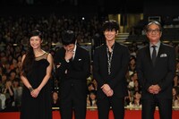 「ラストレシピ ～麒麟の舌の記憶～」完成披露舞台挨拶の様子。