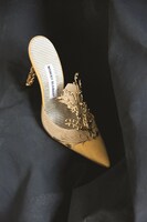 「マノロ・ブラニク トカゲに靴を作った少年」