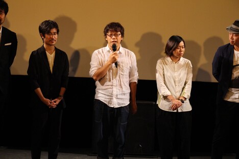 三木孝浩（中央）