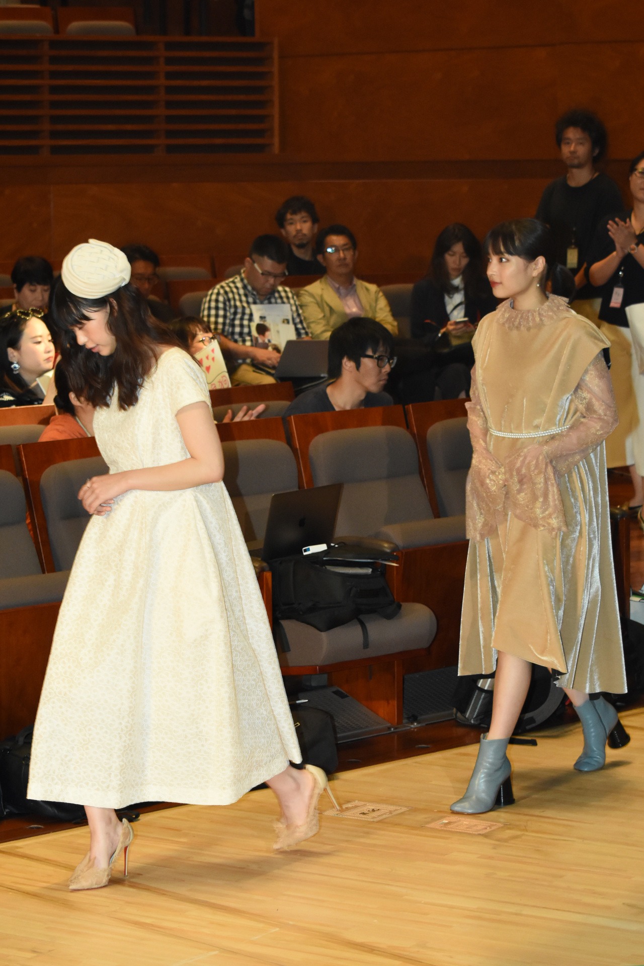 「先生！ 、、、好きになってもいいですか？」の完成披露イベントの様子。