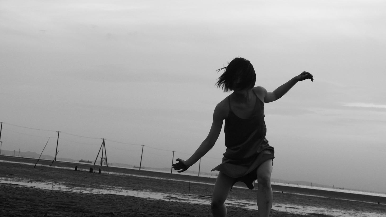 「SHE/LL」