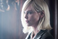 シャーリーズ・セロン演じるロレーン・ブロートン。