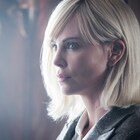 シャーリーズ・セロン主演「アトミック・ブロンド」スパイたちの新場面写真が公開