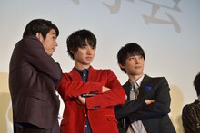 左から賀来賢人、山崎賢人、吉沢亮。