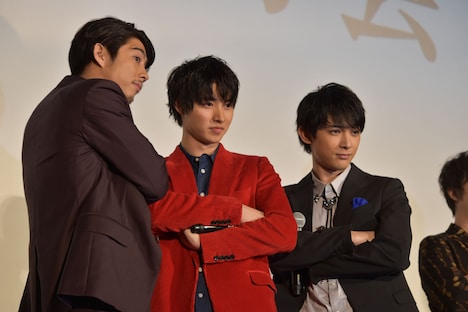 左から賀来賢人、山崎賢人、吉沢亮。