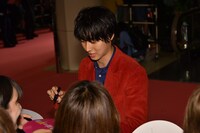 「斉木楠雄のΨ難」ピンクカーペットセレモニーに参加した山崎賢人。