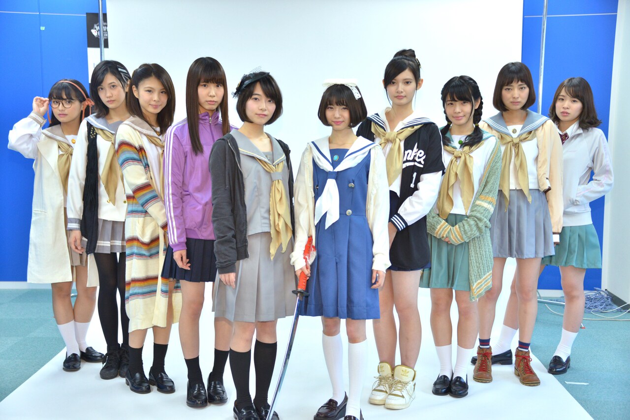 映画「放課後戦記」公開決定会見＆撮影会の様子。左から片岡沙耶、小泉萌香、大野未来、井上美那、りりか、市川美織（NMB48）、青島心、窪田美沙（仮面女子）、新田祐里子、野々宮ミカ。