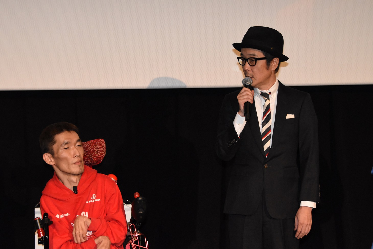 左から熊篠慶彦、リリー・フランキー。