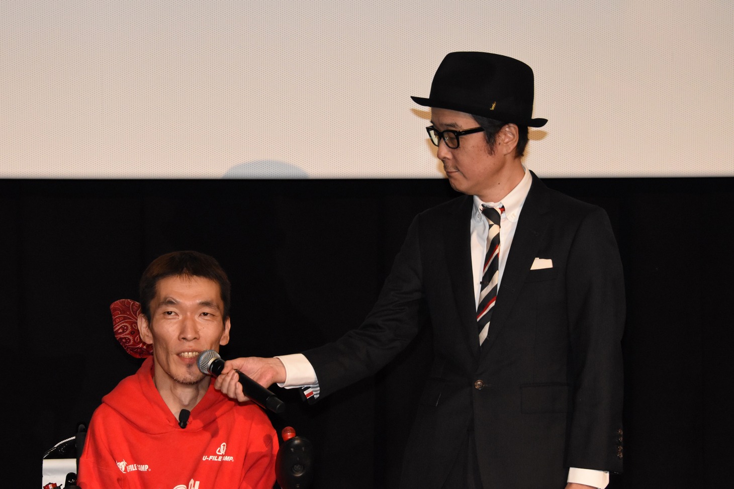 左から熊篠慶彦、リリー・フランキー。