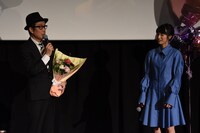 「パーフェクト・レボリューション」初日舞台挨拶の様子。