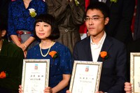 左から清原惟、松浦真一。