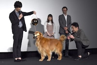 くす玉割りに苦戦するゼウス。