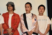 左から村上虹郎、渡辺真起子、飯田芳。