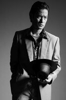 「孤狼の血」より暴力団加古村組若頭・野崎康介役の竹野内豊。