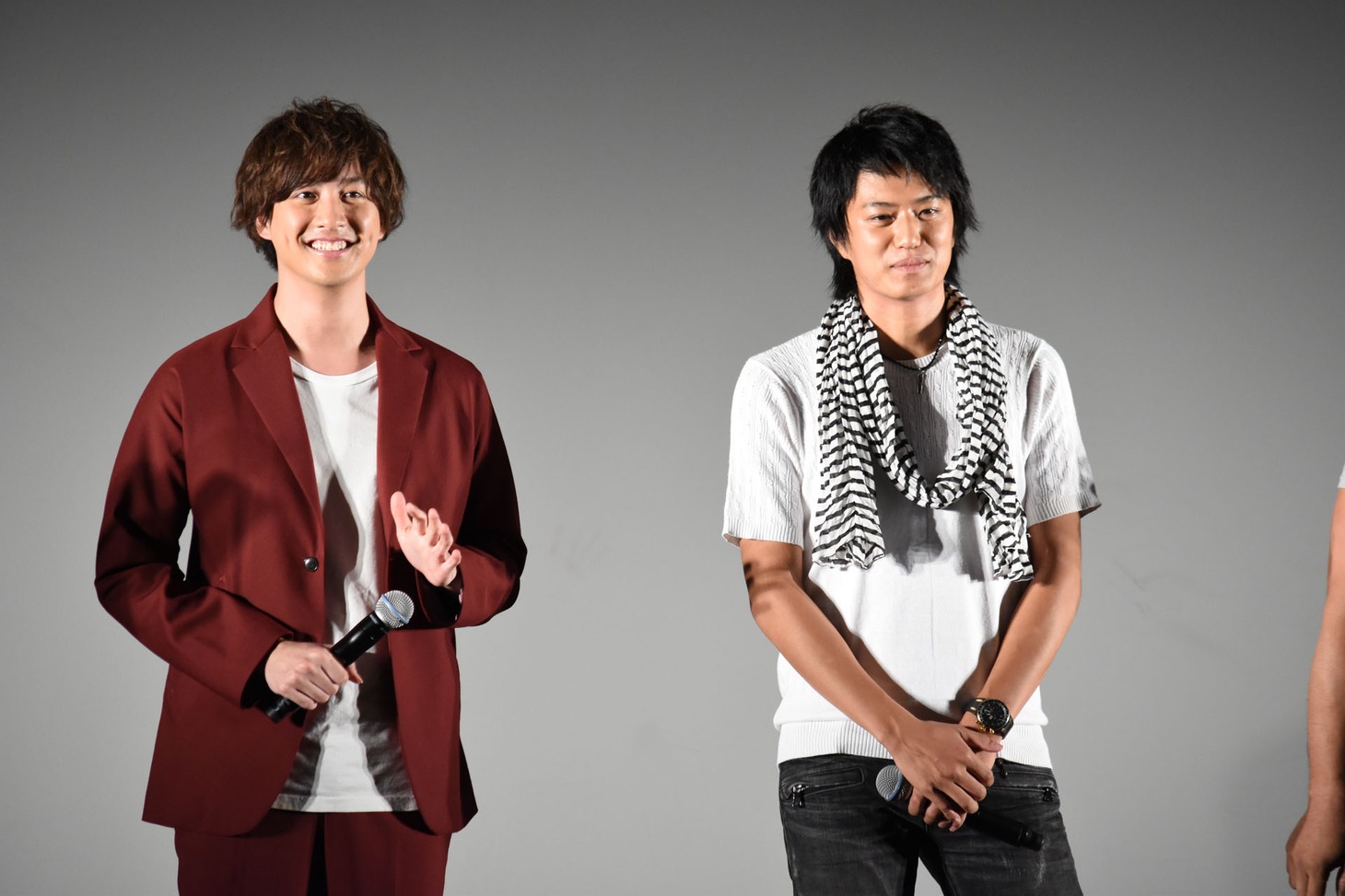 左から渡部秀、井上正大。