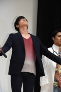 ファンの「神ー!」という歓声を噛みしめる岩永徹也。